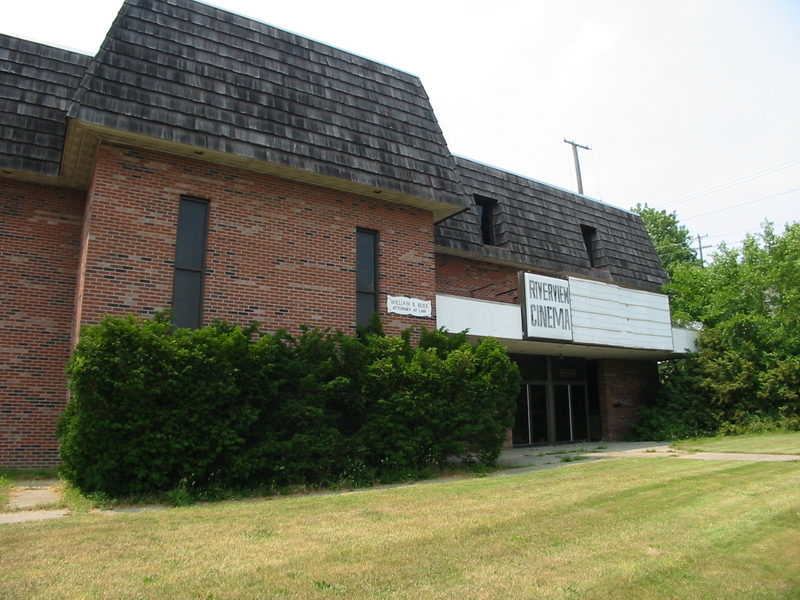 Riverview Cinema - July 2002 (newer photo)